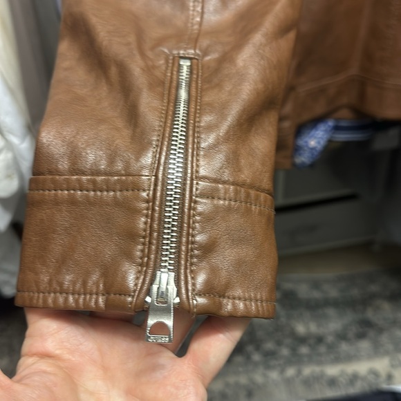 Guess Coat Men’s XL Brown with Silver Zippers. Knit at arms. - Picture 6 of 12